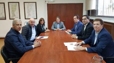 Caos. La entrada y salida de los colegios es un tema de difícil resolución. Todos los intentos de regulación u ordenamiento