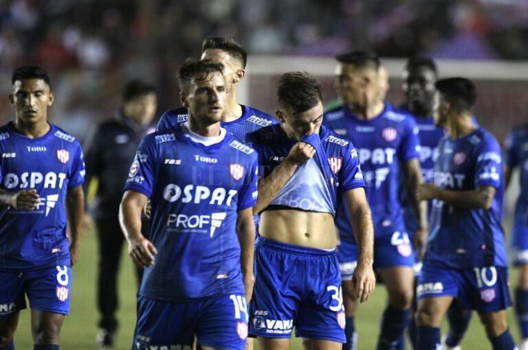 El equipo porteño de tercera división dejó afuera de la Copa Argentina a los tatengues. Matías Napoli.