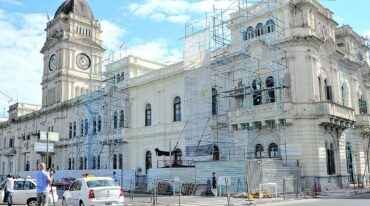 Comienzan a lucirse detalles renovados en la Casa Gris.  Sergio Ruíz