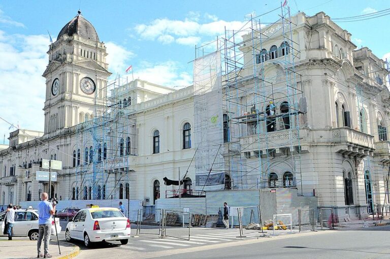 Comienzan a lucirse detalles renovados en la Casa Gris.  Sergio Ruíz