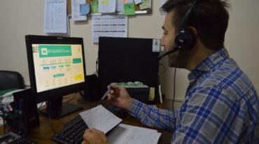 Los 'navegadores' se ocupan de la atención y seguimiento de los pacientes desde el momento en el que sus médicos les indican alguno de los tratamientos oncológicos específicos. Gentileza: prensa Gobierno de Santa Fe.