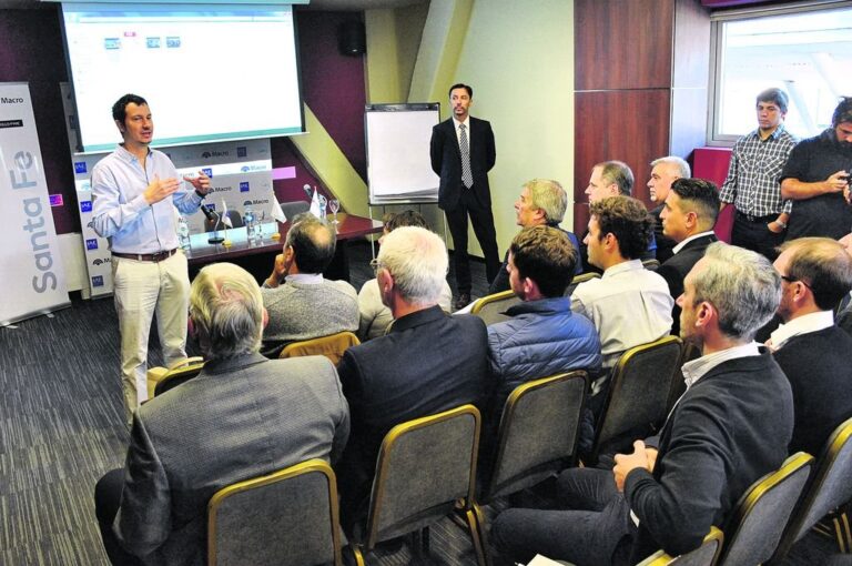 Presentación. Tuvo lugar en el Business Center del Hotel Los Silos de la ciudad de Santa Fe y estuvieron presentes Luis Coloccioni