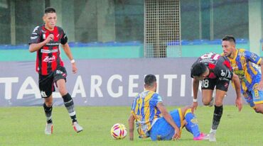 Debut en Primera. Fue por Copa Argentina ante Dock Sud: "Mi familia lloraba de emoción".