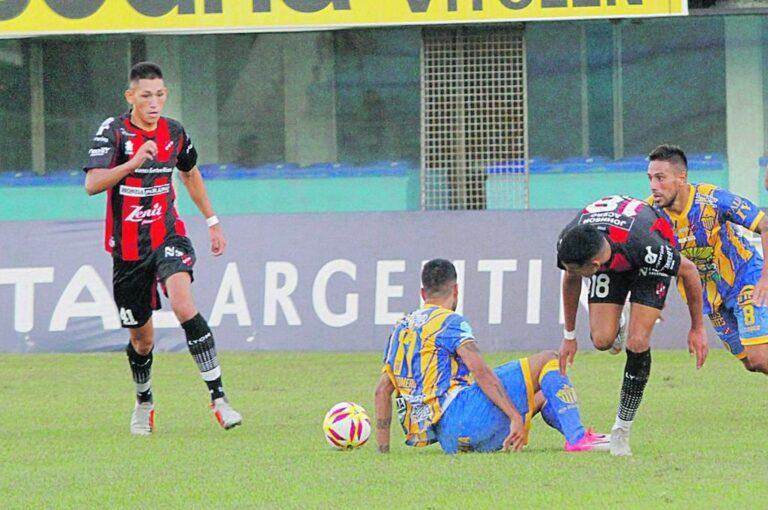 Debut en Primera. Fue por Copa Argentina ante Dock Sud: "Mi familia lloraba de emoción".