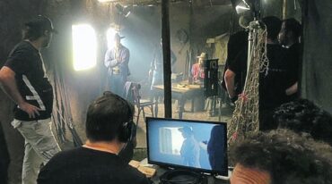 El equipo para el rodaje estuvo conformado por al menos 40 personas.