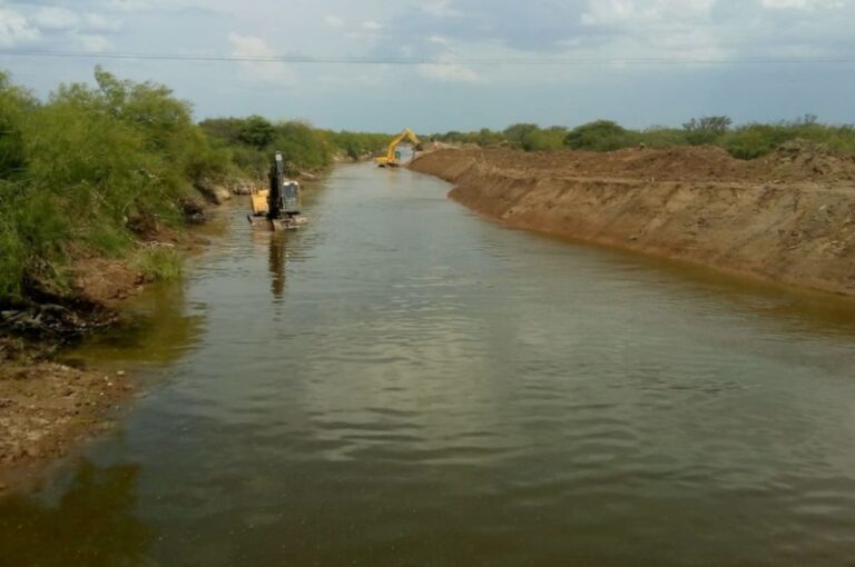 El Ministerio de Infraestructura y Transporte reacondicionó y canalizó dos tramos del arroyo Totoras de 50