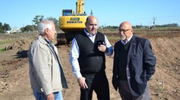 Recorrida de la obra de cloacas en Pujato. Gentileza: prensa Gobierno de Santa Fe.