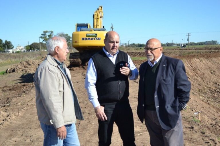 Recorrida de la obra de cloacas en Pujato. Gentileza: prensa Gobierno de Santa Fe.