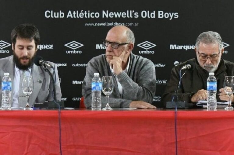 El presidente Eduardo Bermúdez reapareció en escena. Gentileza: Rosario Plus.