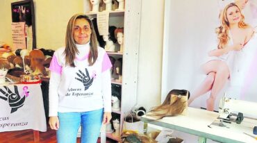 La peluquera entrerriana aseguró que desde que entrega las pelucas a las personas que luchan contra el cáncer