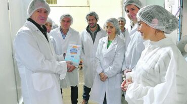 La planta láctea de Cremigal recibió a una comitiva oficial