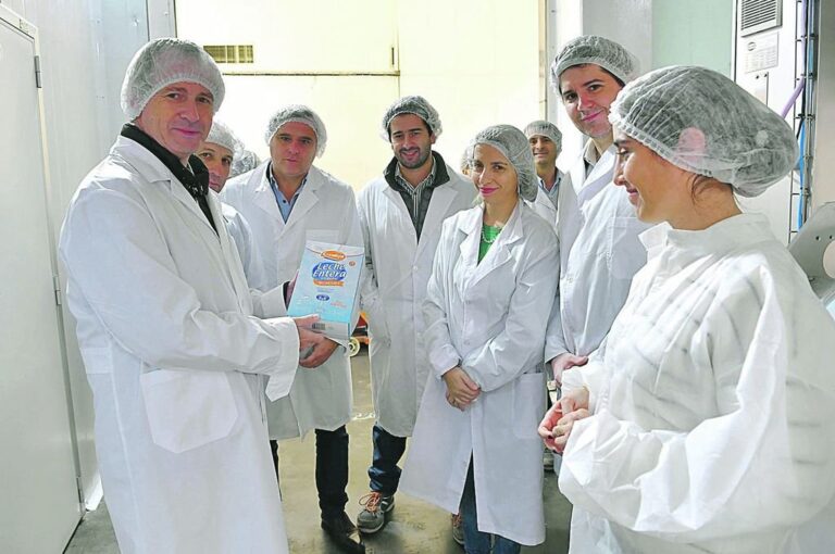 La planta láctea de Cremigal recibió a una comitiva oficial