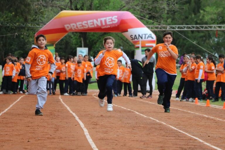 Deporte y convivencia. Los niños y jóvenes no sólo demuestran sus ganas en cada disciplina