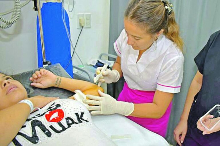 Se trata de una varilla que se coloca en el brazo cuya función es la liberación de hormonas que impiden la ovulación. Gobierno de Entre Ríos