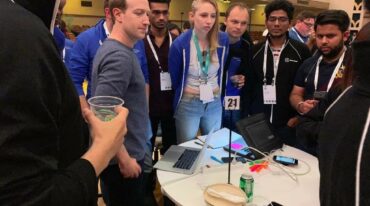 Experiencia. El joven santafesino se convirtió en el único del país en formar parte del equipo que participó del Facebook Developer Conference. Aquí