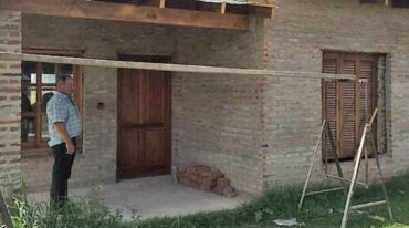 El pueblo destina la mayoría de los recursos percibidos en distintos conceptos a líneas de crédito que permitan a los vecinos acceder a su propio techo. Transmedia TV.