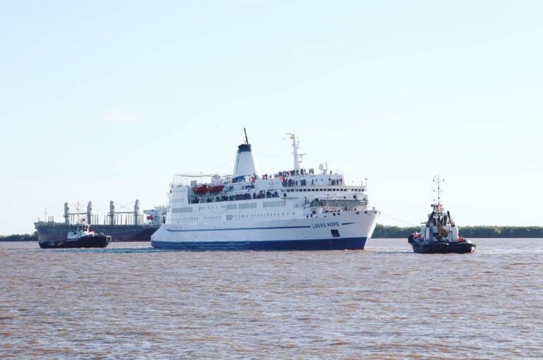 Facebook Logos Hope visita Rosario