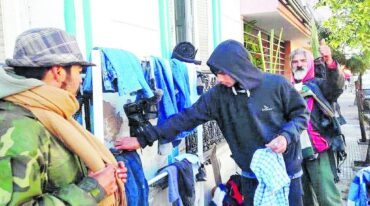 En la campaña 2018 los percheros solidarios tuvieron gran éxito. Este año esperan repetir o ampliar el alcance.