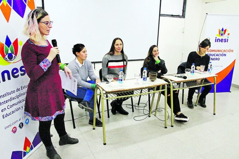 De izquierda a derecha: Cristina Schwab (presentadora por INESI)