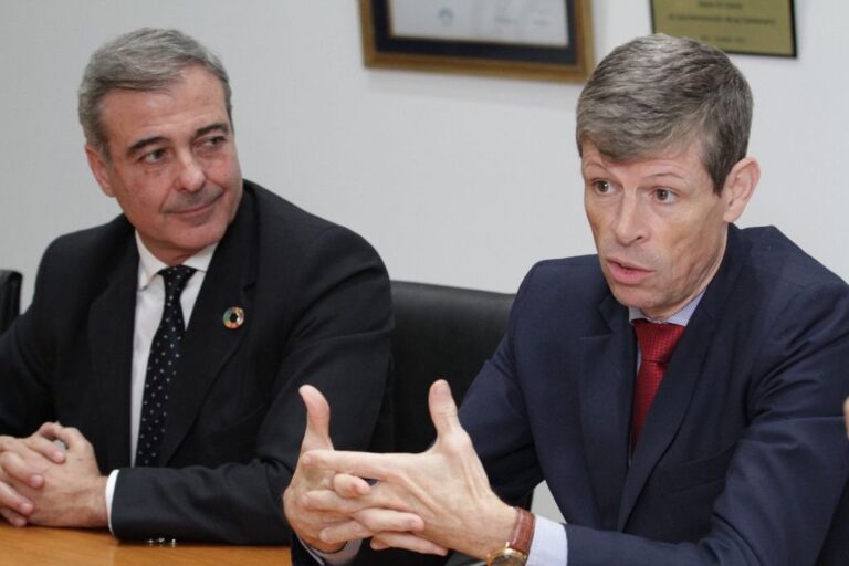 El embajador Heinrich Schellenberg