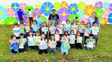 De los más de mil murales que lleva Mario Lange participaron cientos de alumnos de escuelas de todo el país.