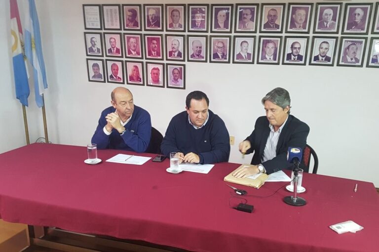 Garibay dijo: 'continuamos con las obras que mejoran la seguridad frente a inundaciones en las localidades'. Gentileza: prensa Gobierno de Santa Fe.