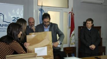La licitación busca mejorar las instalaciones de la costa central de Rosario para dinamizar el transporte de pasajeros. Mirador Provincial.