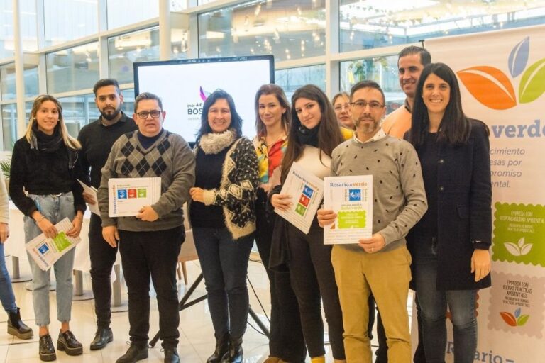 El shopping Paso del Bosque y los locales fueron reconocidos este martes. Gentileza: prensa Municipalidad de Rosario.