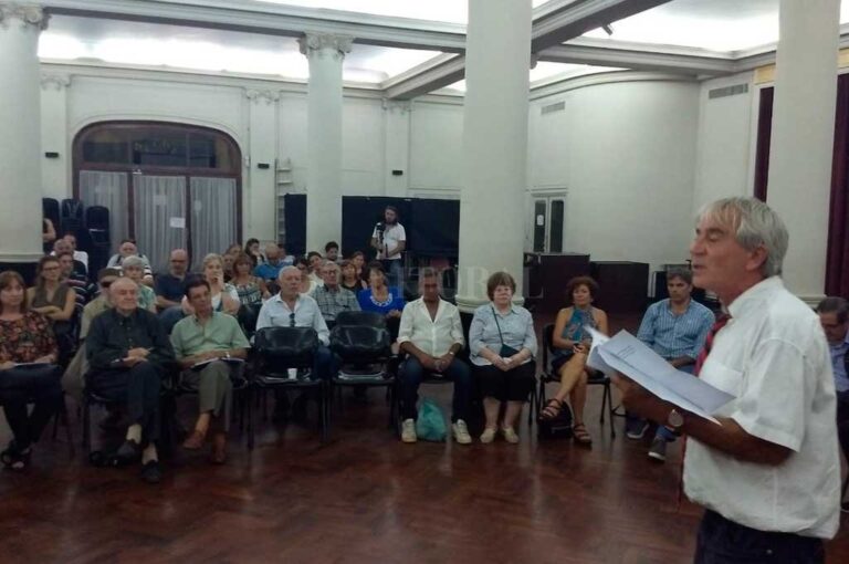 La Cátedra del Agua fue creada hace diez años y viene desarrollando distintas actividades para consagrar el Derecho de Jarras. Archivo El Litoral