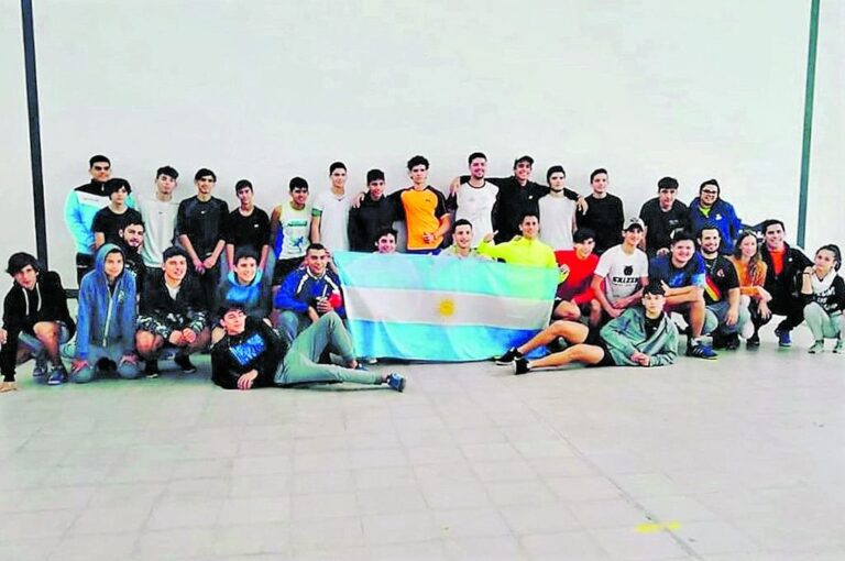 Parte de los protagonistas del I Entrerriano de Frontball