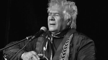 Leyenda. Heredia es un ícono de la música argentina. Celebra sus 50 años de trayectoria. Sitio web de la TV Pública.