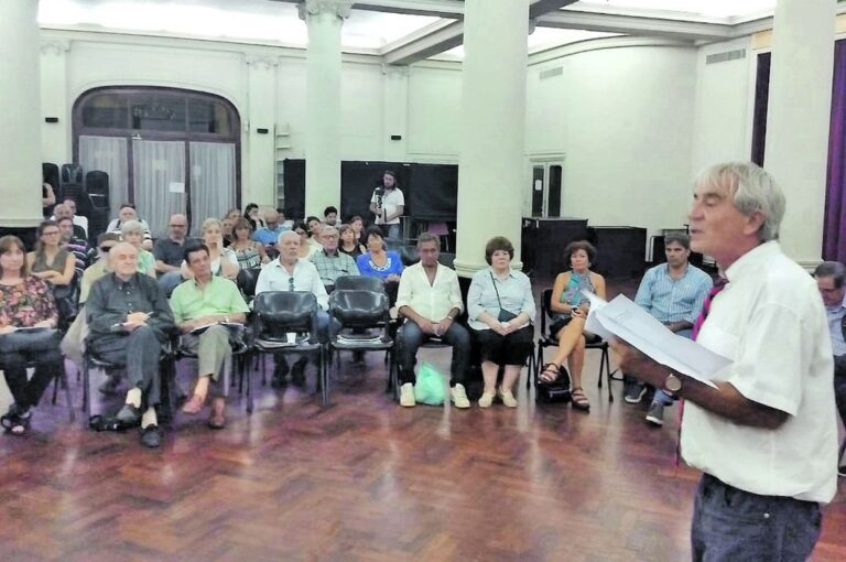 La Cátedra del Agua fue creada hace diez años y viene desarrollando distintas actividades para consagrar el derecho de jarras. Archivo.