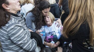 Las imágenes tras el fallo del tribunal muestran un claro descontento de los familiares de las víctimas. Marcelo Manera.