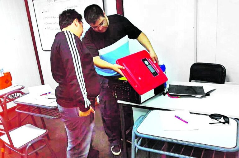 'Tenemos 15 alumnos en el curso de energías renovables y 9 hacen la capacitación de instaladores'