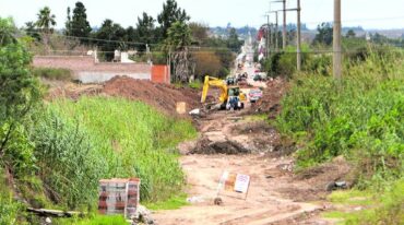 Importante movimiento de suelos demanda una obra en Miguel David. Sergio Ruíz