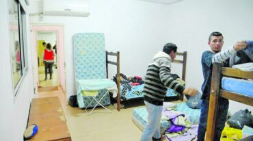 Algunos clubes abrieron sus puertas para que la gente no duerma en la calle