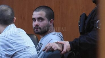El joven de 24 años acusado de haber cometido al menos ocho violaciones a mujeres en Rosario se negó hoy a declarar y la jueza de la causa le dictó la prisión preventiva.  Télam