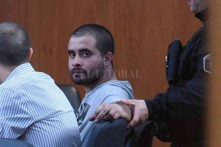 El joven de 24 años acusado de haber cometido al menos ocho violaciones a mujeres en Rosario se negó hoy a declarar y la jueza de la causa le dictó la prisión preventiva.  Télam