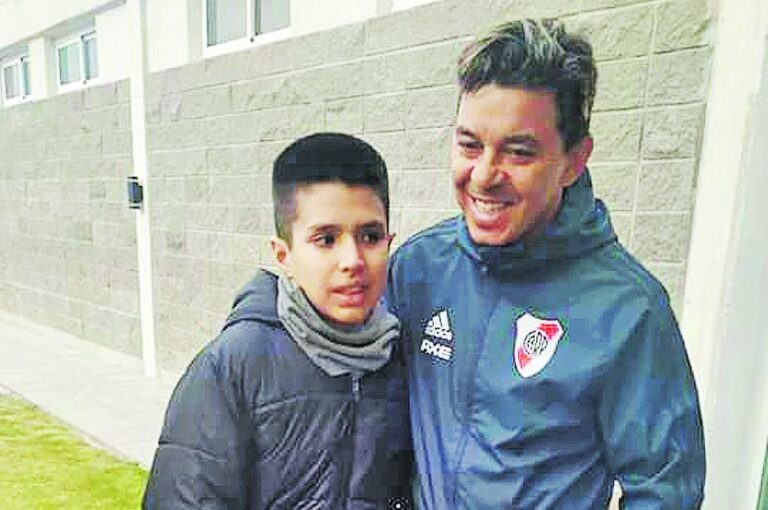 Distintos momentos que compartió Rocco en Buenos Aires. Junto al DT Marcelo Gallardo
