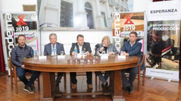 La intendente Meiners estuvo en la presentación. Gentileza: prensa Municipalidad de Esperanza.