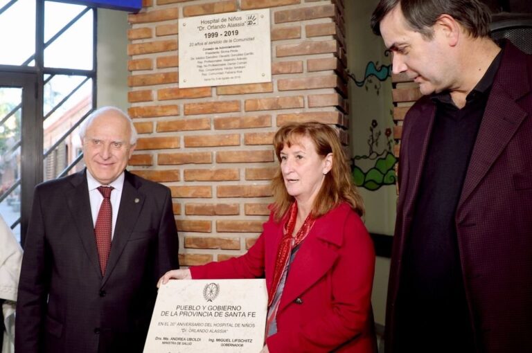 El gobernador y la ministra de Salud participaron del acto. Gentileza: prensa Gobierno de Santa Fe.