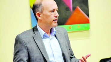 El docente Lucio Guberman es parte de los que sostienen que la elección estará polarizada.