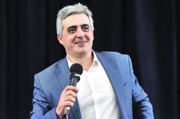 El nuevo rector de la UNR