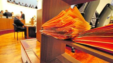 Marchen expedientes. Una ordenanza vigente obliga al Ejecutivo a que responda los pedidos de informes del Concejo en un plazo no mayor a 15 días. Archivo/Mauricio Garín.
