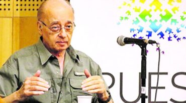 Coraggio es un reconocido especialista en economía social.