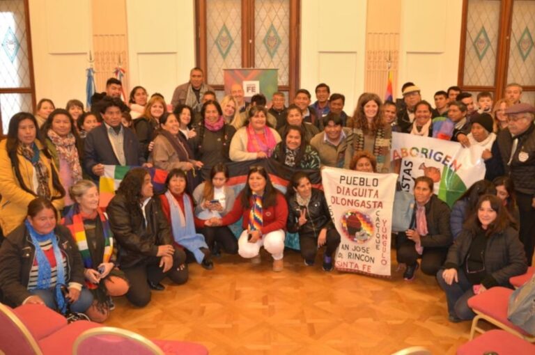 El homenaje se realizó en la Casa de Gobierno provincial y estuvo encabezado por el ministro de Desarrollo Social
