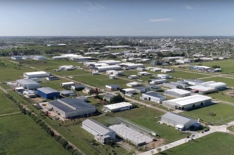 Cuestionamiento. El pavimento de la mano norte se inauguró en los primeros días de julio de 2018 y en ese mismo acto Miguel Lifschitz anunció que la obra de la calzada opuesta se iba a licitar a la brevedad