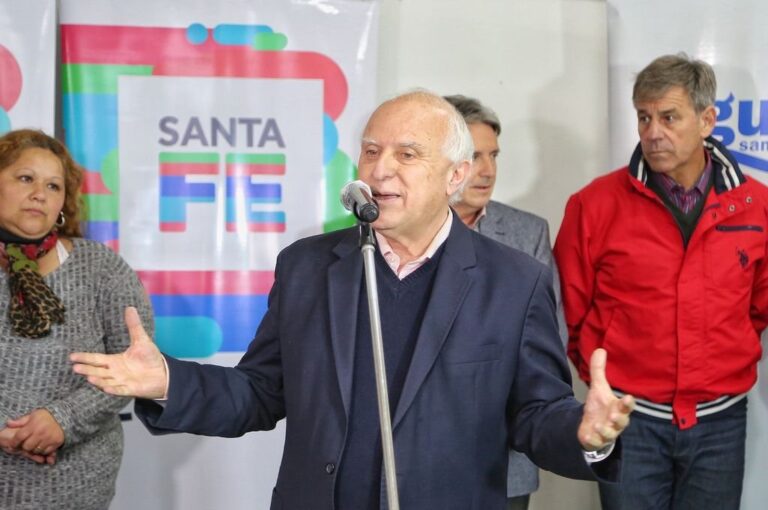 El gobernador habló en el acto. Gentileza: prensa Gobierno de Santa Fe.