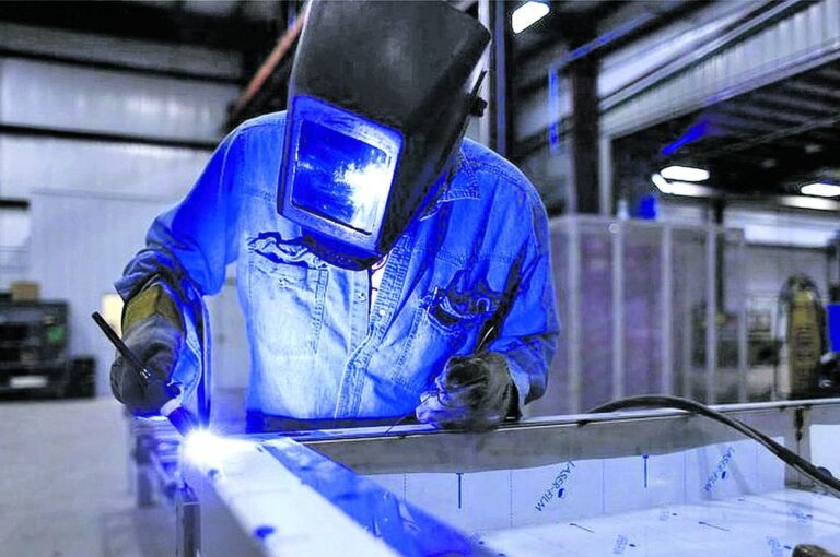 Para que el crecimiento sea sostenido deben 'federalizarse' las instituciones rectoras de la economía productiva y fiscal.