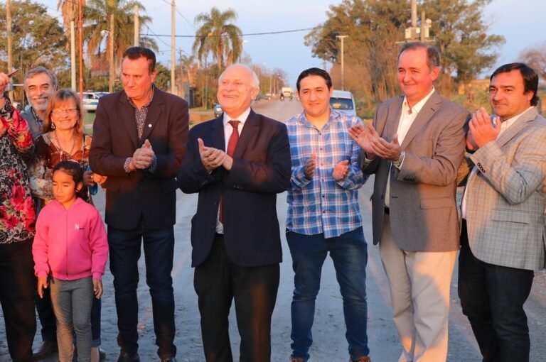 Miguel Lifschitz inauguró obras de mejoramiento en el barrio Parque en Recreo. Gentileza: prensa Gobierno de Santa Fe.